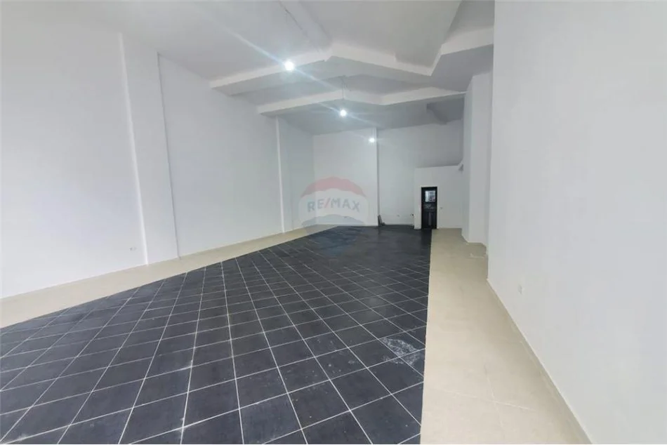 Jepet Dyqan me qera afer me SPAKUN !