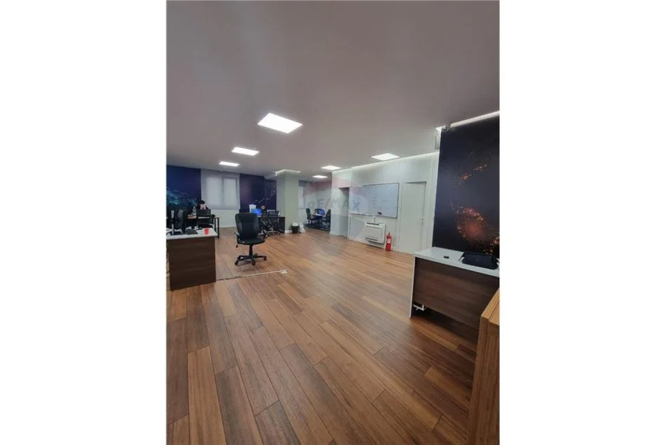 SHITET ZYRE PERBALLE ME TAJVANIN