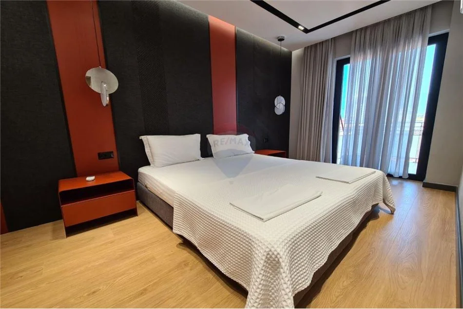 Jepet me qera apartament ne Qender te Tiranes 2+1