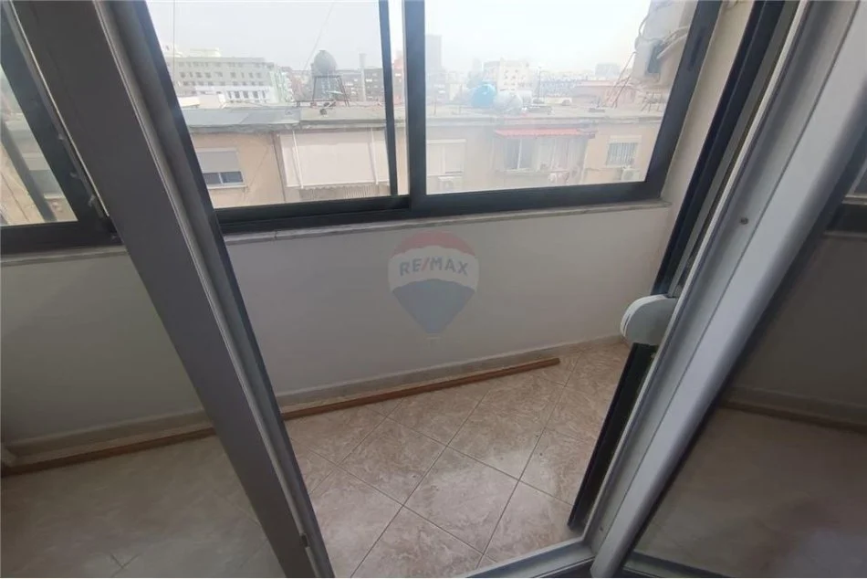 Apartament ne shitje1+1 tek 21 Dhjetori Ish Parku