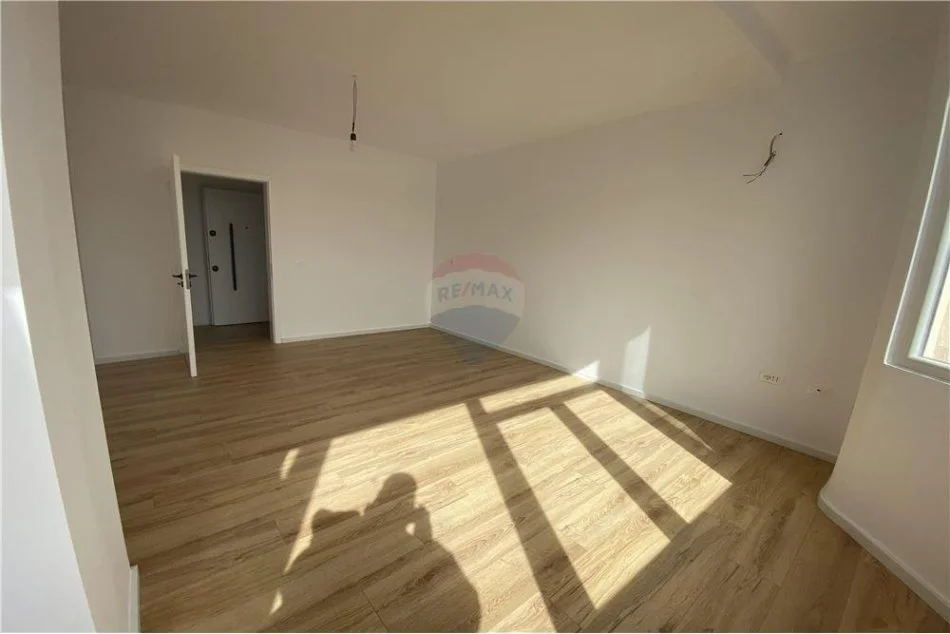 Apartament ne shitje1+1 tek 21 Dhjetori