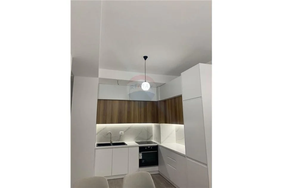 Jepet apartament me qera 2+1 ne Ali Dem