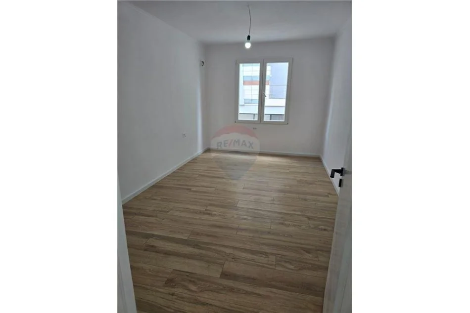 SHITET APARTAMENT 2+1 TEK RRUGA BOGDANVE