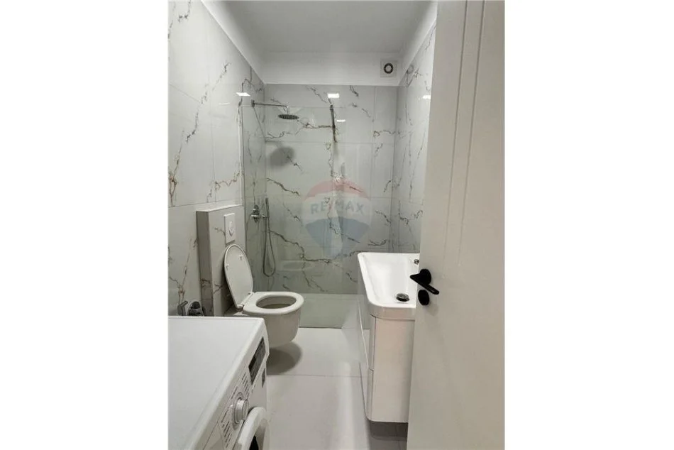 Shitet apartament 1+1 tek rr. e Kavajes!