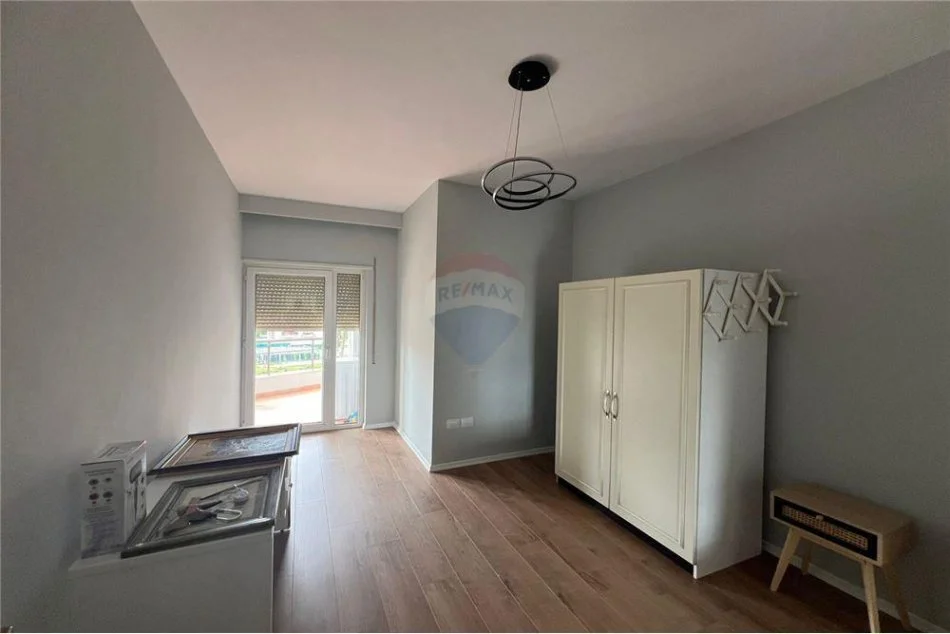 Tirane, jepet me qera apartament 2+1+Ballkon, , 150 m² 850 € (Apartament 2+1+2 tek Kopshti Zoologjik !)
