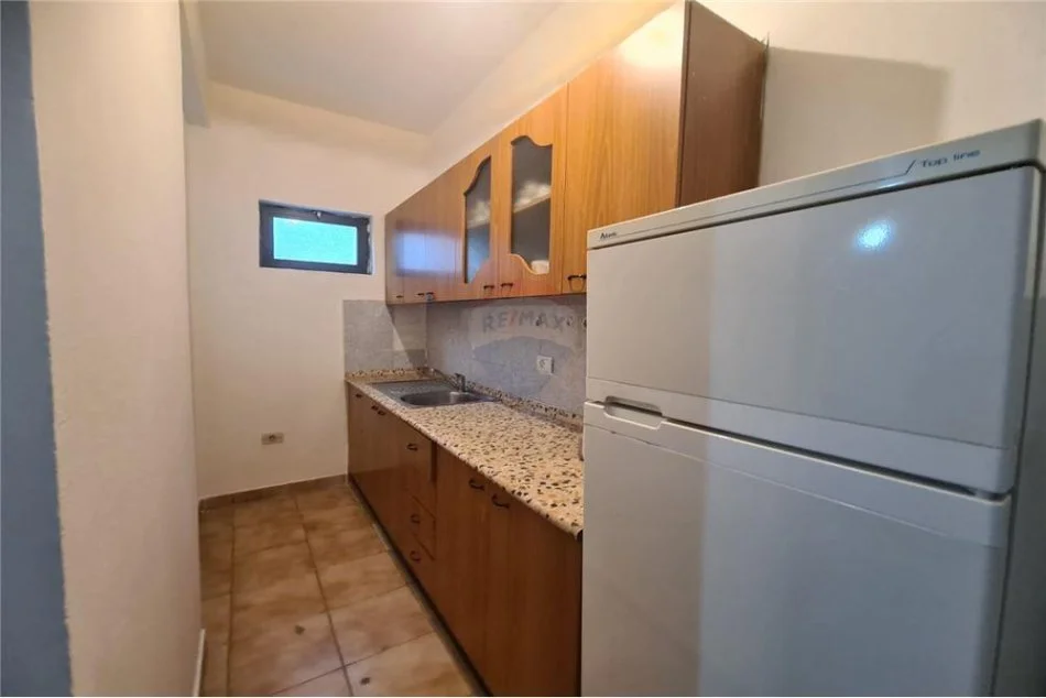 Tirane, shitet garsonier 1+1, Kati 4, 44 m² 65,000 € (Garzoniere ne shitje prane Qendres Globe!)