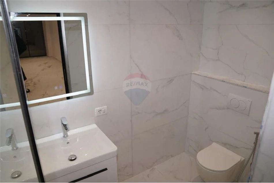 Tirane, jepet me qera , , 125 m² 1,500 € (Jepet ambient komercial me qira ne Don Bosko!)