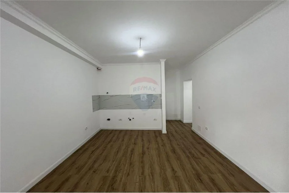 Tirane, shitet 1+1, Kati 2, 47 m² 115,000 € (Shesim apartament 1+1 tek 21-Dhjetori !!)