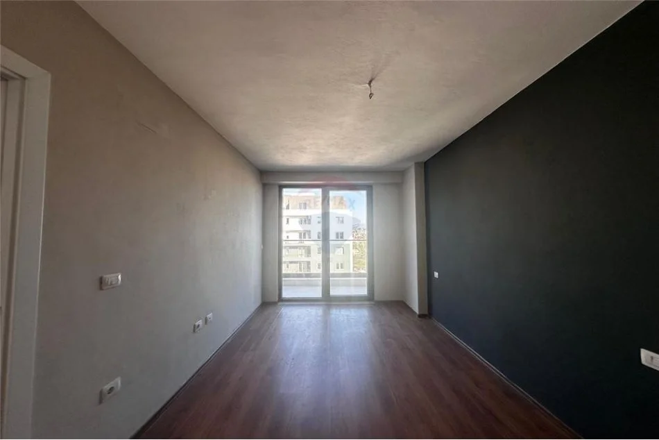 Tirane, shitet apartament 1+1 Kati 4, 63 m² 103,900 € (fusha Aviacionit)