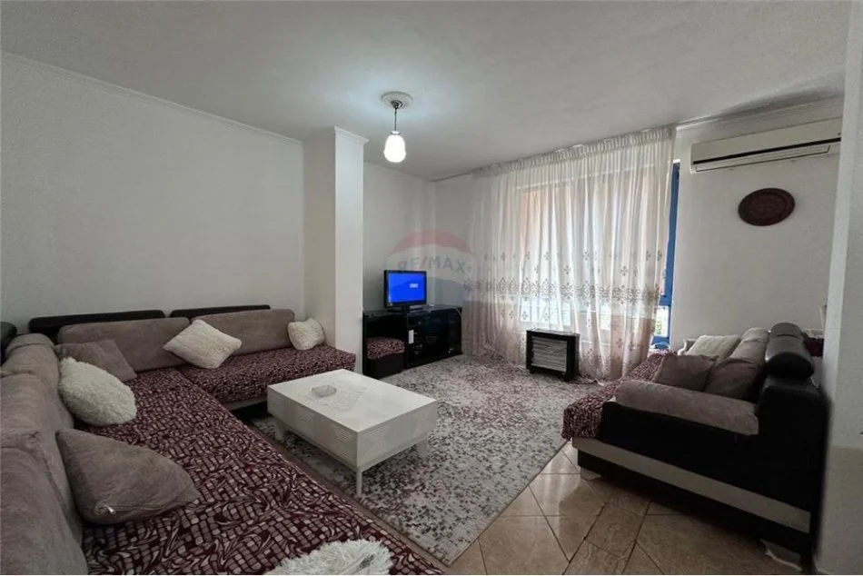 Tirane, shitet apartament 1+1 Kati 4, 70 m² 105,000 € (rruga elbasanit)