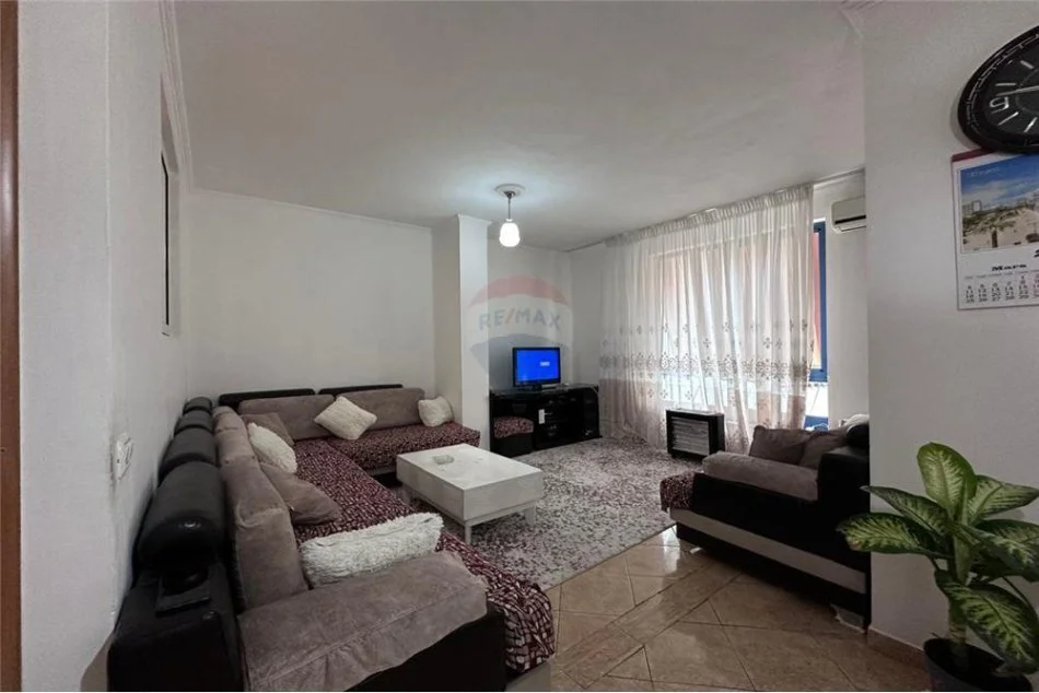 Tirane, shitet apartament 1+1 Kati 4, 70 m² 105,000 € (rruga elbasanit)