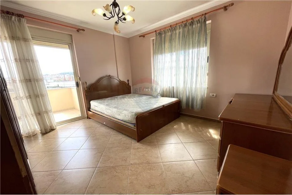 Tirane, shitet apartament 2+1 Kati 5, 100 m² 115,900 € (fabrika e miellit)