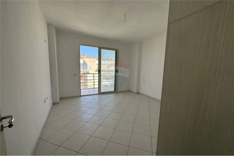 Tirane, shitet apartament 1+1 Kati 8, 66 m² 100,000 € (yzberisht)