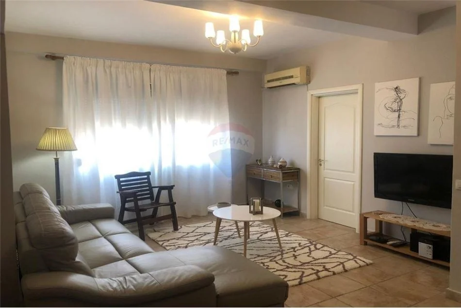 Tirane, jepet me qera apartament 3+1 Kati 6, 90 m² 700 € (Apartament me qira 3+1)