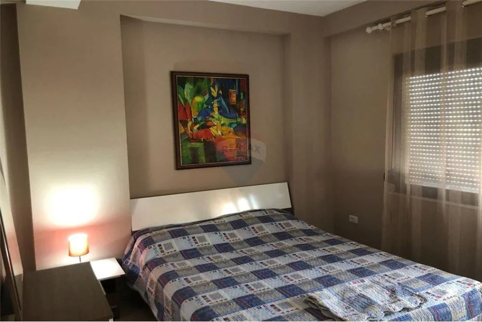 Tirane, jepet me qera apartament 3+1 Kati 6, 90 m² 700 € (Apartament me qira 3+1)