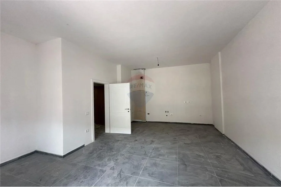 Tirane, jepet me qera apartament 2+1 , 121 m² (JEPET ME QIRA APARTAMENT 2+1+2, GREEN CITY ASTIR)