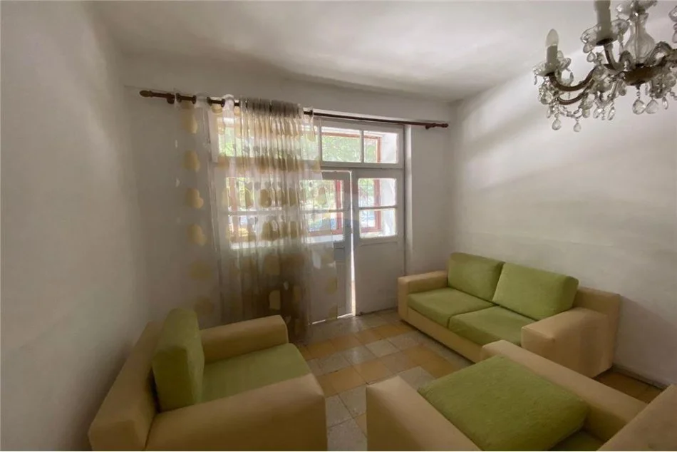 Tirane, jepet me qera apartament 2+1 Kati 3, 71 m² 30,000 € (Apartament 2+1 per qira tek Shkolla e Bashkuar!)