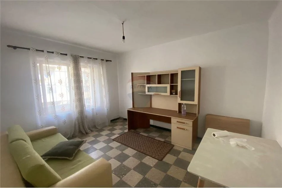Tirane, jepet me qera apartament 2+1 Kati 3, 71 m² 30,000 € (Apartament 2+1 per qira tek Shkolla e Bashkuar!)