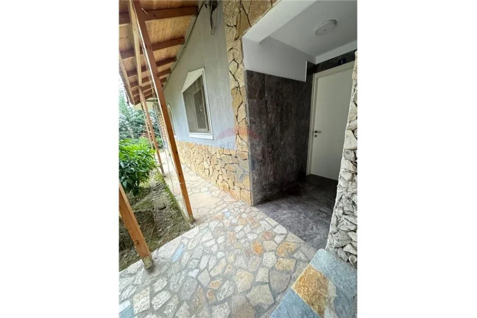 Tirane, jepet me qera apartament 1+1 Kati 0, 48 m² 300 € (Apartament 1+1 me Qira tek Rez. Kodra e Diellit 1!)