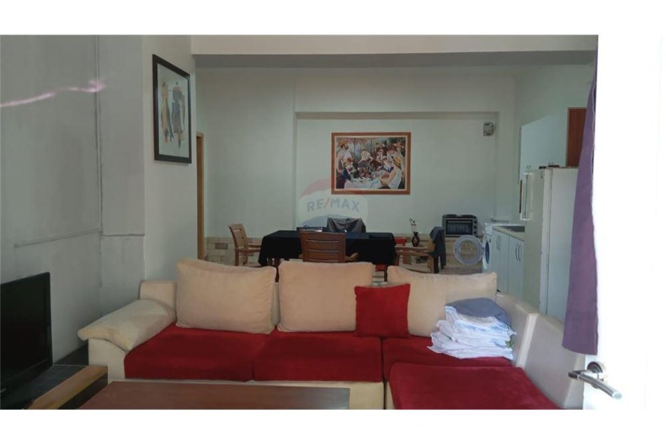 Tirane, jepet me qera apartament 1+1 Kati 0, 370 m² 370 € (Kopshti Zoologjik)