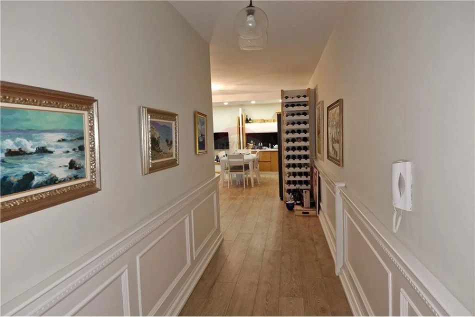 Vlore, shitet apartament 2+1 Kati 0, 185 m² 315,000 € (Apartament luksoz 2+1+verande ne shitje,Vlore)