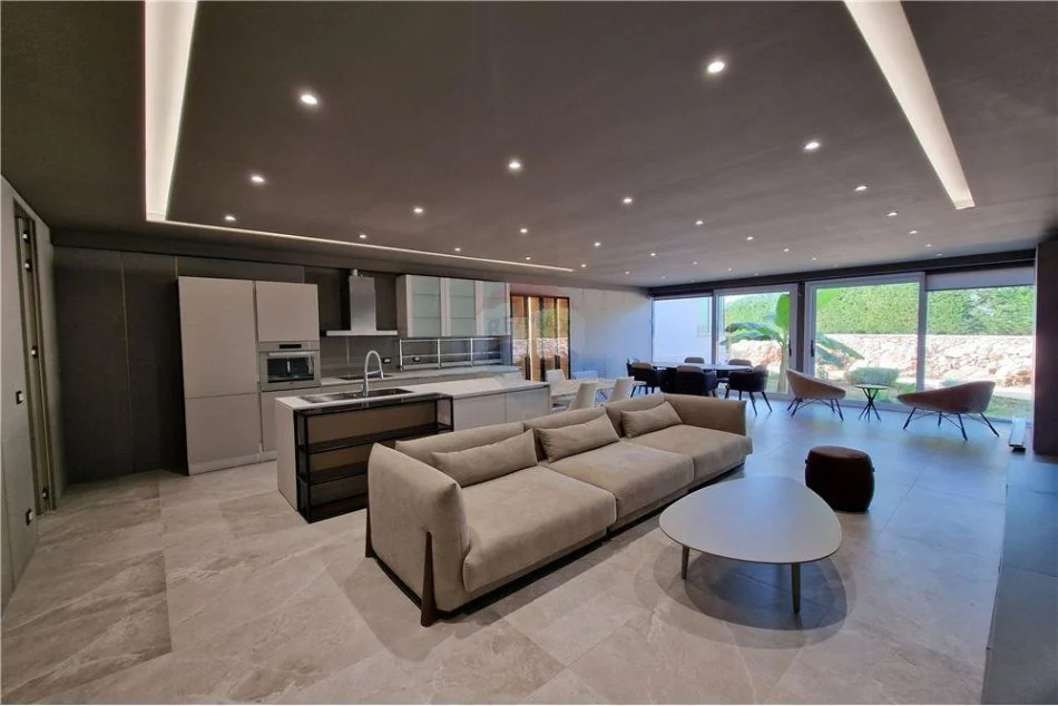 Vlore, shitet 3+1 Kati 0, 144 m² 359,000 € (Apartament luksoz 2+1 prane Marina Bay,Vlore)