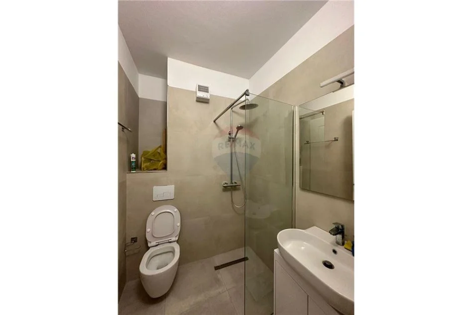 Shqiperi, jepet me qera apartament 2+1+Ballkon Kati 3, 114 m² 1.000 € (Te Selvia)