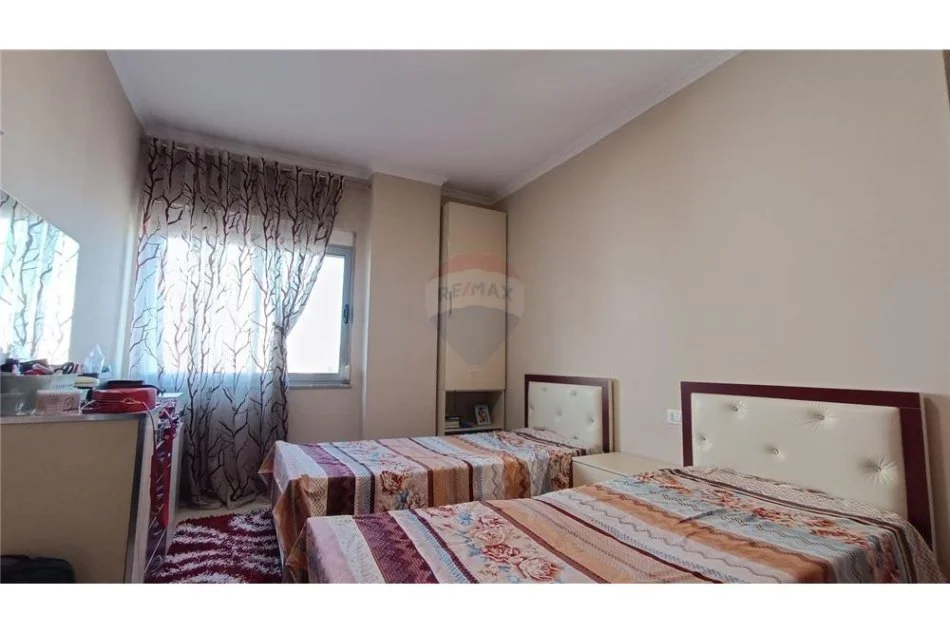 jepet me qera 1+1 Kati 5, 95 m² 500 € (Jepet apartament per Qira ne Astir!)