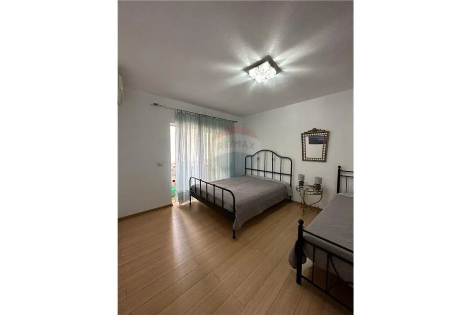 Tirane, jepet me qera 2+1 Kati 2, 75 m² 600 € (APARTAMENT 2+1 PER QERA TEK SHUSHICA ,ST. DINAMO)
