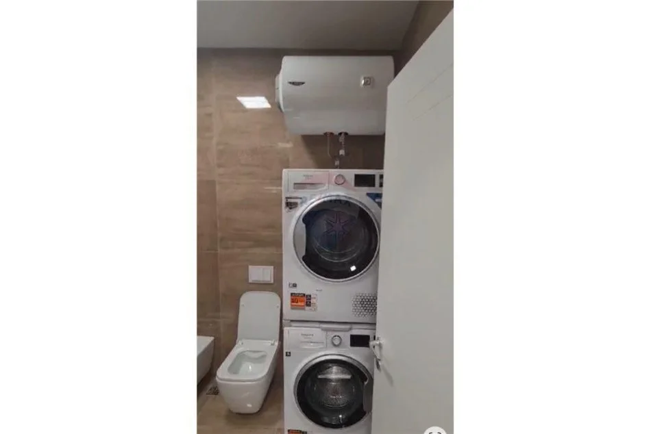 Tirane, jepet me qera apartament 1+1 Kati 7, 65 m² 1.000 € (Apartament 1+1+ Post Parkimi Per Qira Tek Tirana Garden Building)