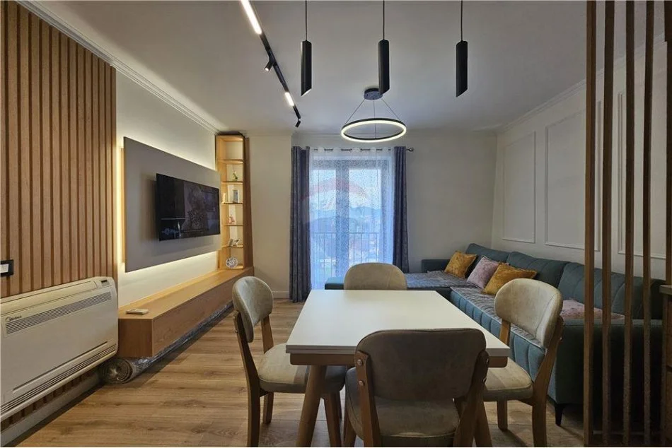 Tirane, jepet me qera apartament 1+1+Ballkon Kati 6, 78 m² 900 € (Rruga e Kavajës)