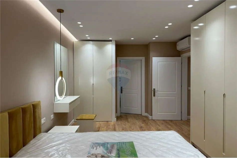 Tirane, jepet me qera apartament 2+1 , 115 m² 1.000 € (Komuna e Parisit - Kompleksi Dinamo, Shqipëri)