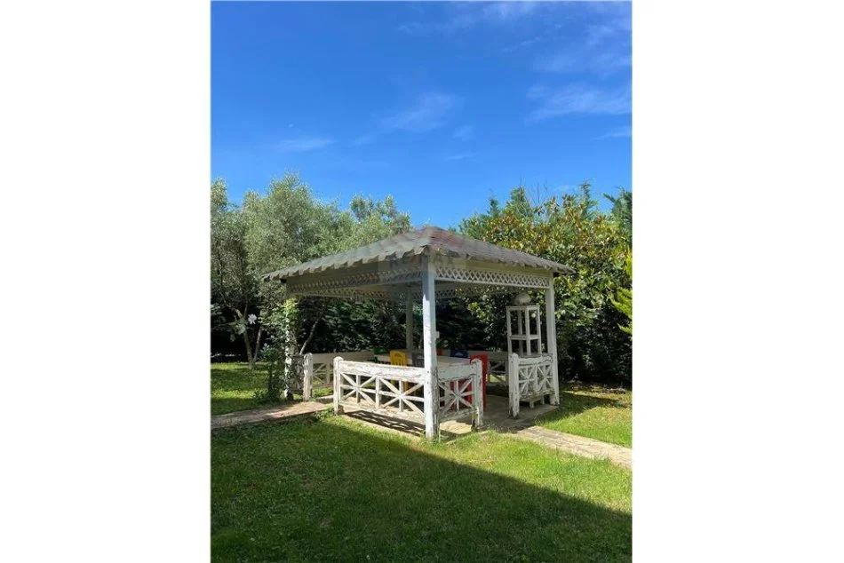 Tirane, shitet Vile 2 Katshe Kati 0, 800 m² 340.000 € (Peze Helmes)