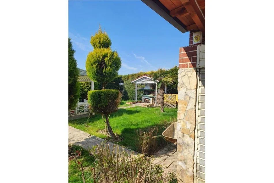 Tirane, shitet Vile 2 Katshe Kati 0, 800 m² 340.000 € (Peze Helmes)