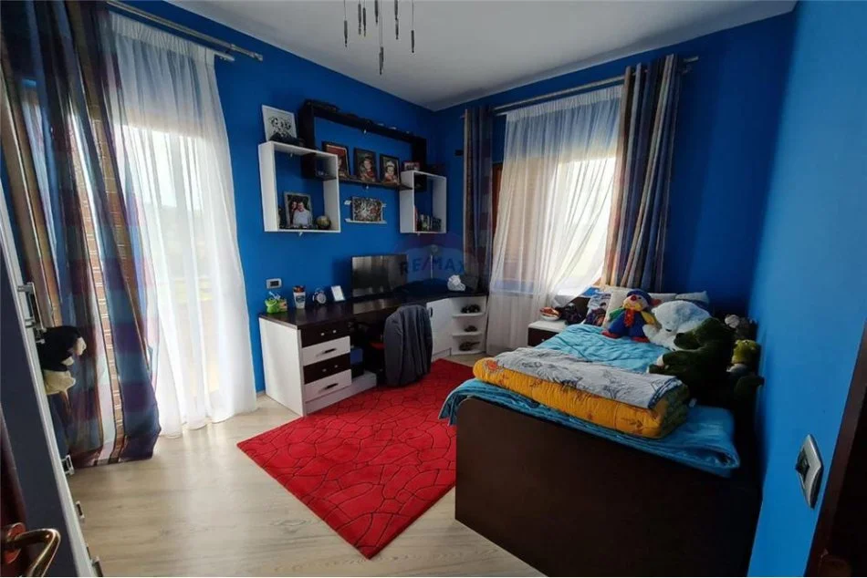 Tirane, shitet Vile 2 Katshe Kati 0, 800 m² 340.000 € (Peze Helmes)