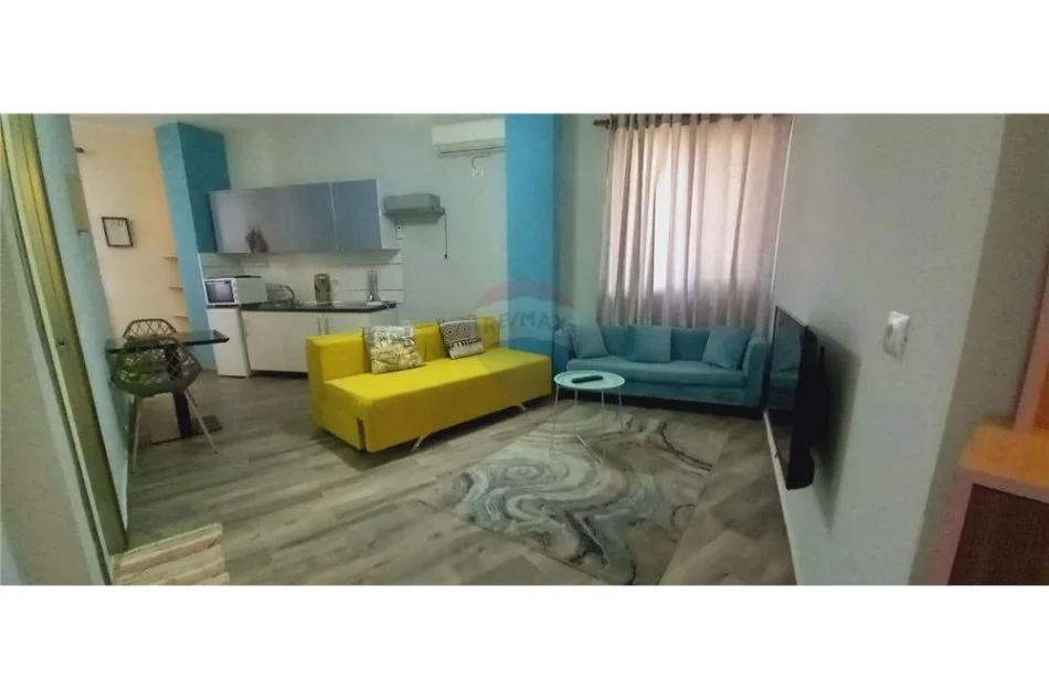 Tirane, jepet me qera 1+1 Kati 2, 50 m² 400 € (APARTAMENT ME QIRA 1+1 Rruga E Elbasanit)