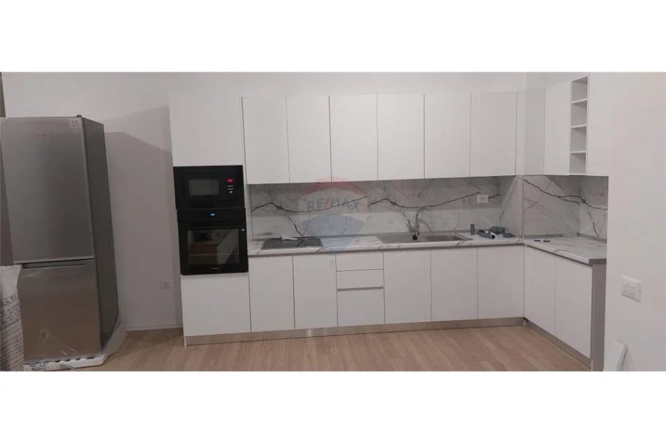 Tirane, jepet me qera apartament 2+1 Kati 5, 87 m² 420 € (JEPET APARTAMENT 2+1 ME QIRA NE ALI DEMI MANGALEM)