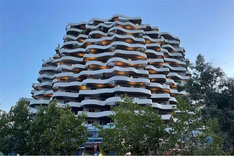 Tirane, jepet me qera Kati 3, 151 m² 2.700 € (JEPET ZYRE PER QIRA TEK LION PARK!)