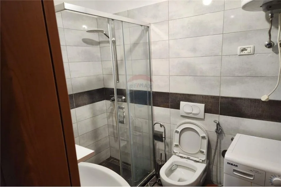 Tirane, jepet me qera apartament 1+1+Ballkon Kati 5, 66 m² 400 € (Kodra e Diellit)