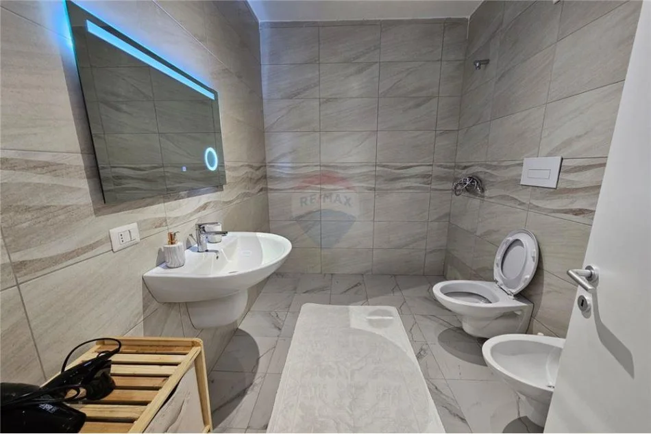 Tirane, shitet 2+1 Kati 2, 104 m² 190.000 € (Apartament 2+1 per shitje tek Tower Bridge!)