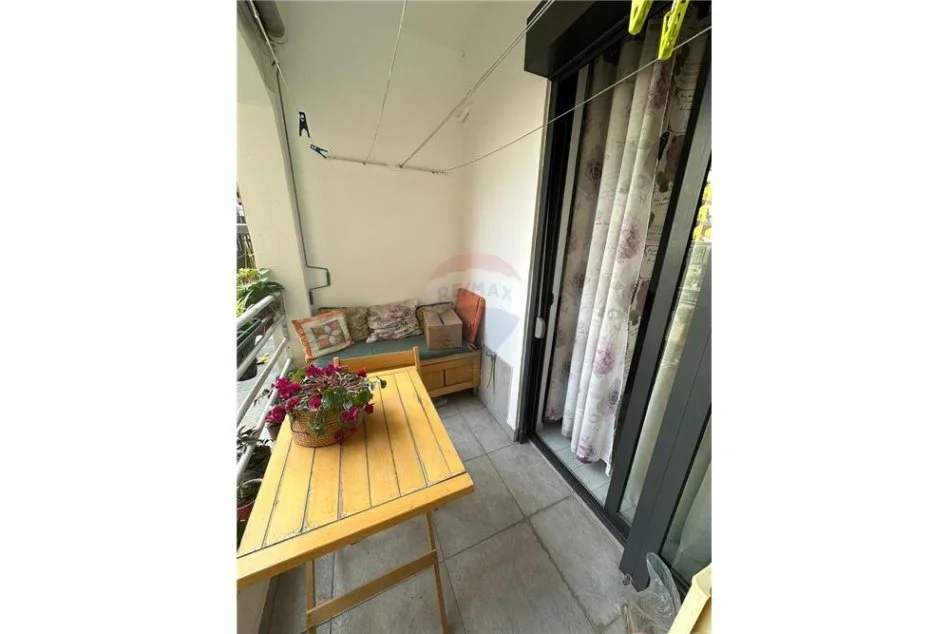 Tirane, shitet apartament 2+1 Kati 2, 94 m² 122.000 € (Shitet 2+1+2+depo prane Bulevardit Migjeni)