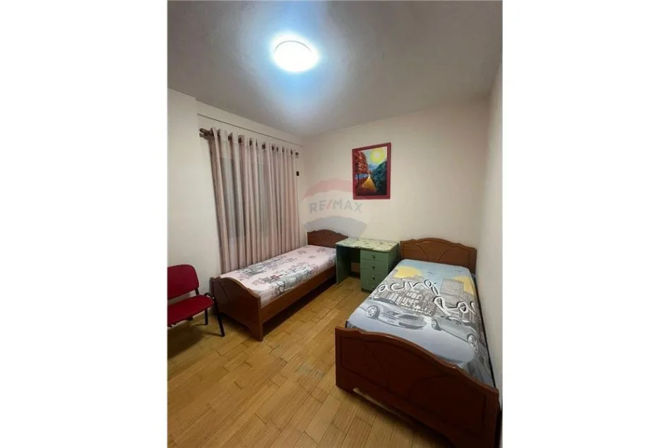 Tirane, jepet me qera apartament 2+1 , 111 m² 550 € (Apartament 2+1 ne Fresk, Restorat Fresku)