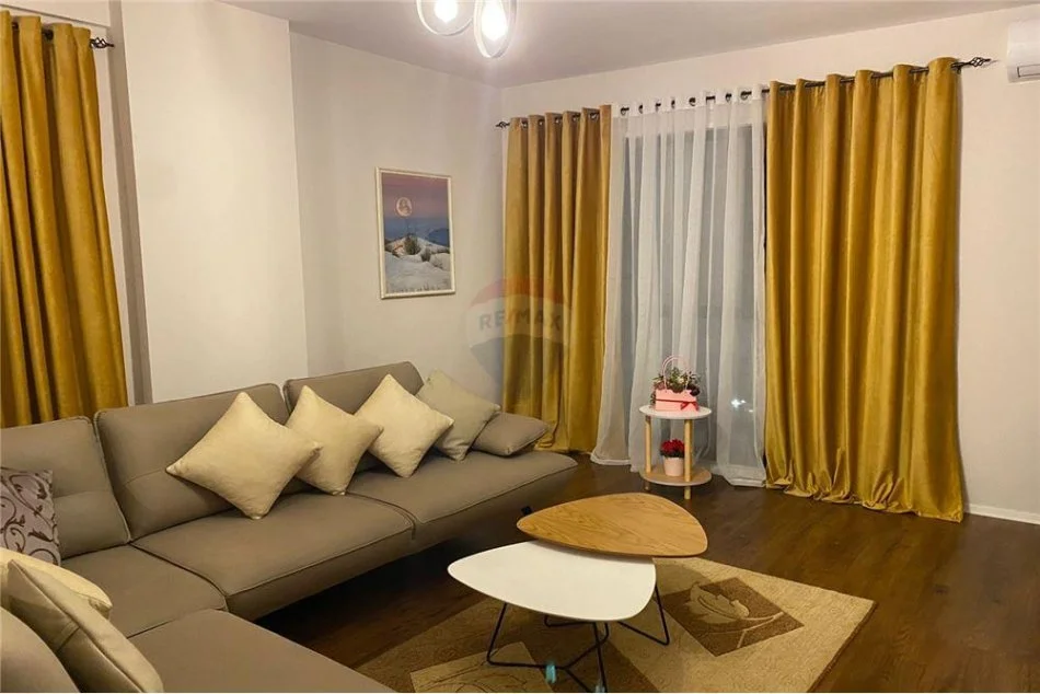 Tirane, jepet me qera apartament 2+1 Kati 5, 100 m² 600 € (QIRA APARTAMENT 2+1+2 KOMPLEKSI ASL!)