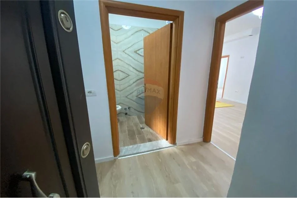 Shqiperi, shitet apartament 2+1 , 83 m² 96.000 € (Apartament 2+1 per shitje ne Fresk !)