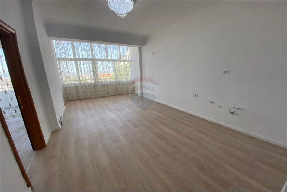 Tirane, shitet apartament 1+1 Kati 3, 60 m² 76.000 € (Apartament 1+1 per shitje ne Fresk !)