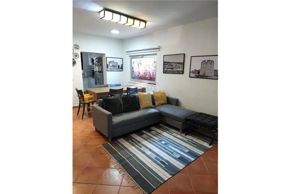 Durres, shitet Vile 2 Katshe , 376 m² 310.000 € (Ofrohet Vile 2 -Kateshe Per Shitje Ne Qerret !)