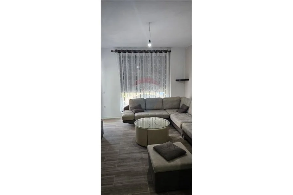 Tirane, jepet me qera apartament 2+1 , 78 m² 500 € (Jepet me qira apartament (2+1), Rr Xhanefize Keko)