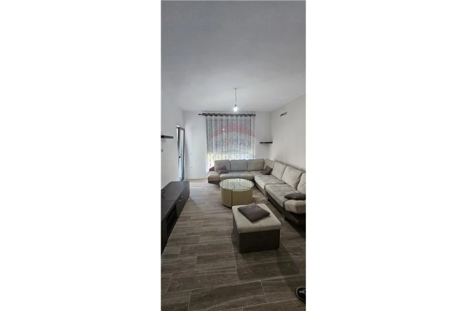 Tirane, jepet me qera apartament 2+1 , 78 m² 500 € (Jepet me qira apartament (2+1), Rr Xhanefize Keko)