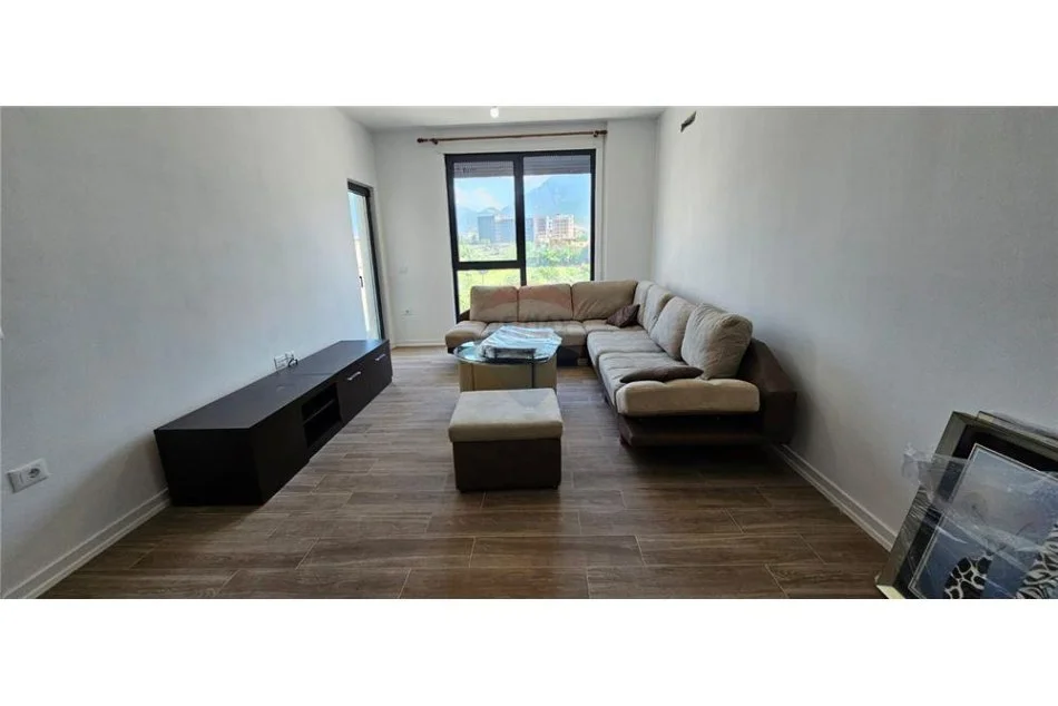 Tirane, jepet me qera apartament 2+1 , 78 m² 500 € (Jepet me qira apartament (2+1), Rr Xhanefize Keko)