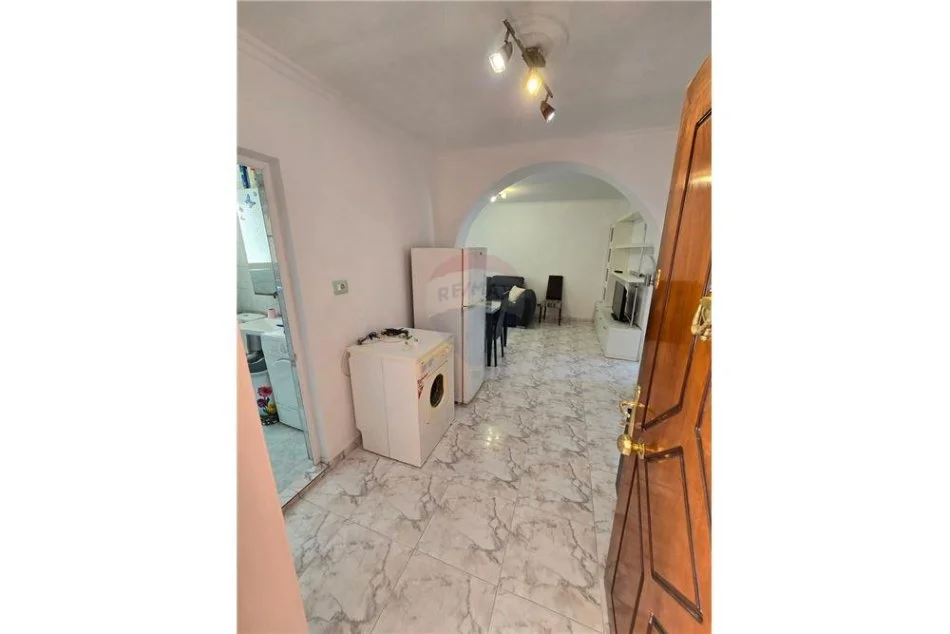 Tirane, shitet 1+1 Kati 3, 50 m² 88.000 € (APARTAMENT NE SHITJE 1+1 NE XHAMLLIK)